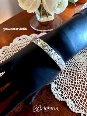 BRIGHTON "Dream Token" Vintage Silver Etched Bangle Bracelet CLASSIC CHIC!